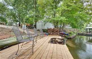Foto 2 - Lake of the Ozarks Home w/ Private Deck & Dock