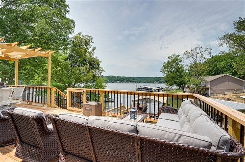 Foto 12 - Lake of the Ozarks Home w/ Private Deck & Dock