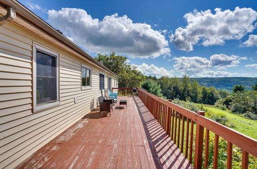 Photo 2 - Inviting Berne Getaway w/ Deck - Pets Welcome