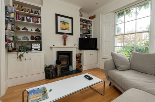 Photo 24 - Chic 2 Bedroom House W/garden - De Beauvoir, Hackney