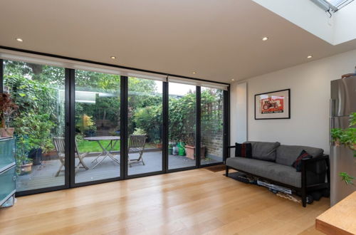 Photo 35 - Chic 2 Bedroom House W/garden - De Beauvoir, Hackney