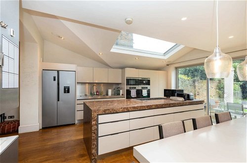 Photo 31 - Incredible 5 Bedroom House W/private Garden -wandsworth
