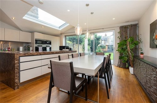 Photo 33 - Incredible 5 Bedroom House W/private Garden -wandsworth