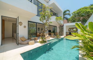 Photo 1 - Puri Senang - Luxury & comfort 4BR Pool Villa near Berawa Beach