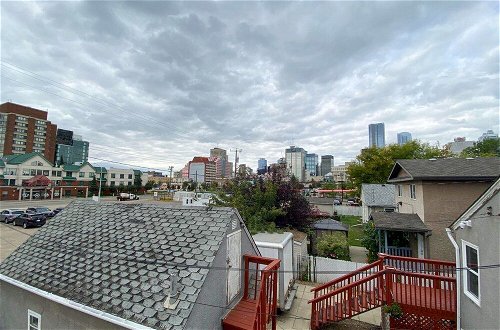 Photo 25 - Calming 1bedroom Units With Balcony And City View
