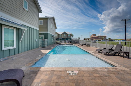 Photo 24 - Bright, Modern Corpus Christi Condo: 2 Mi to Beach