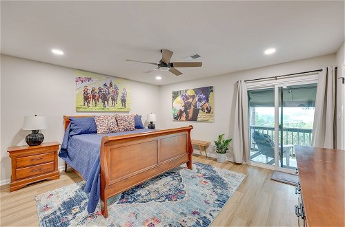 Photo 10 - Updated Hot Springs Condo w/ Lakefront Balcony