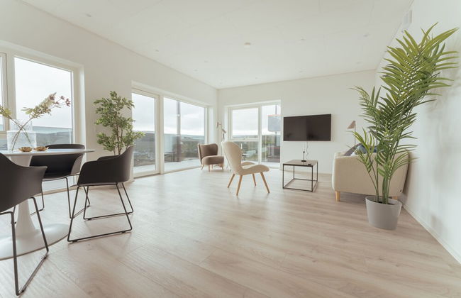 Nordic Swan Aparthotel | Seaview| Stunning 2Br Apt - Photo 11