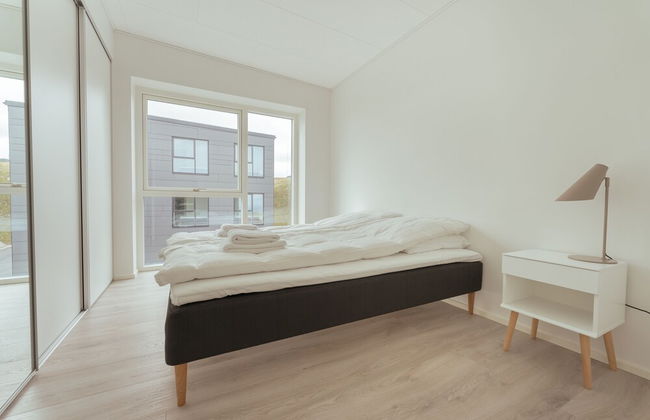 Nordic Swan Aparthotel | Seaview| Stunning 2Br Apt - Photo 5