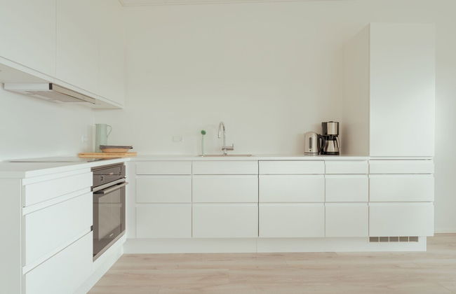 Nordic Swan Aparthotel | Seaview| Stunning 2Br Apt - Photo 8