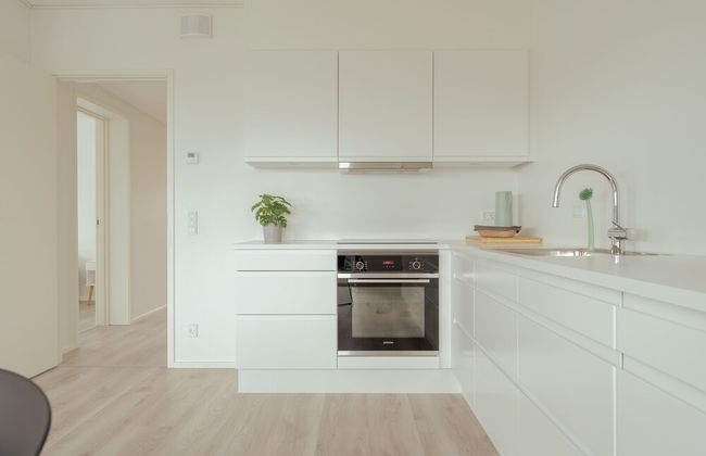 Nordic Swan Aparthotel | Seaview| Stunning 2Br Apt - Photo 7