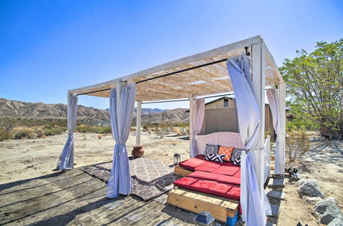 Foto 9 - Chic Morongo Valley Home: Mtn Views & Pergola