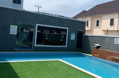Photo 20 - Immaculate 4-bed Apartment in Lekki