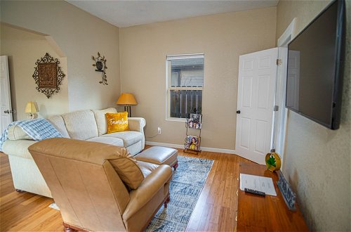 Photo 8 - Charming 2br/1ba Haven Near Exciting Downtown