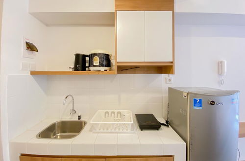 Photo 4 - Warm And Simply Look Studio Apartment At Tokyo Riverside Pik 2