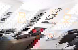 Photo 3 - Spacious Apartment Near Portobello Road