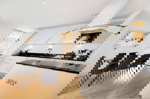 Foto 5 - Panoramic London: 3-bed City Oasis