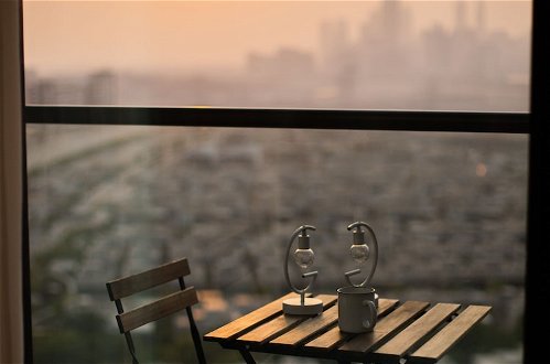Foto 13 - Manzil - Sleek 1BR nr Downtown w Burj views
