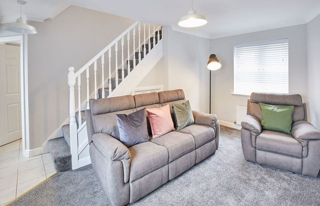 Host Stay Aynsley Mews - Photo 1