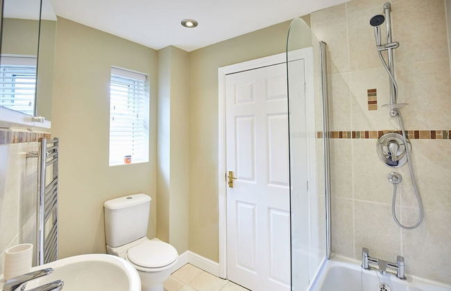 Host Stay Aynsley Mews - Photo 14