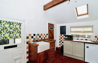 Photo 2 - 2 Bed Cottage Beautiful Setting Walk to Ironbridge