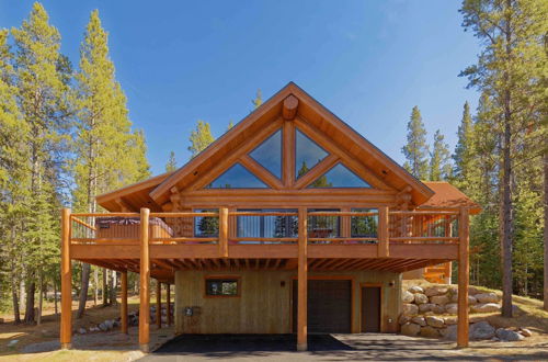 Foto 14 - Luxe Breck Cabin w/ Hot Tub, Bar + Mtn Views