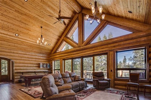 Foto 27 - Luxe Breck Cabin w/ Hot Tub, Bar + Mtn Views
