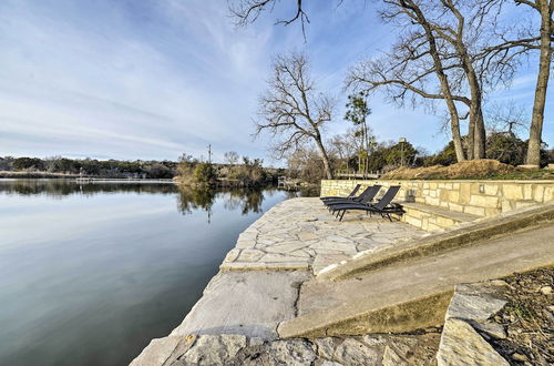 Photo 15 - Bright n Breezy Waterfront Lake Granbury Getaway