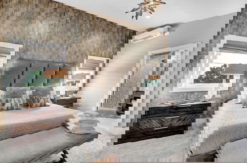 Photo 10 - Luxury Hill Country Villa With Pool-hot Tub-views