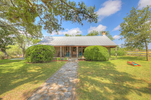 Foto 40 - Historic Log Cabin Retreat Near Town on 5 Acres