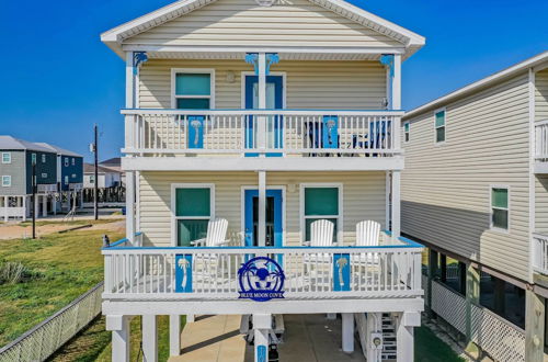 Foto 13 - Family Surfside Beach Home - Just Steps to Shore