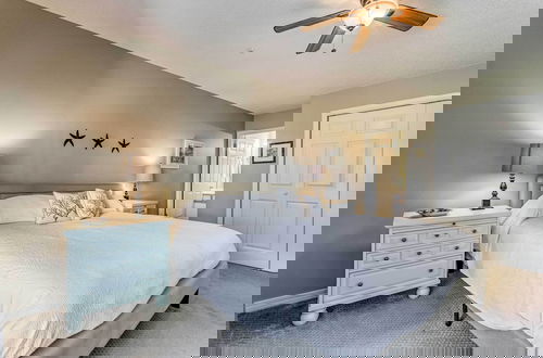 Foto 17 - Charming Miramar Beach Condo w/ Resort Perks