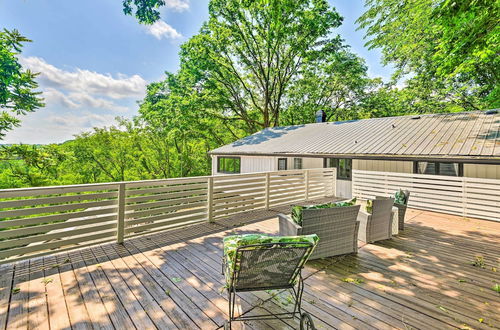 Photo 16 - Stylish Franklin Cabin on 6 Private Acres