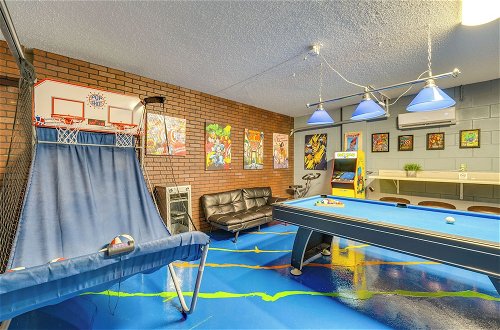 Foto 43 - Family Home w/ Pool & Game Room ~ 9 Mi to Disney