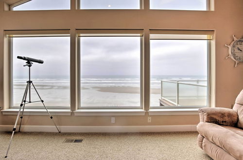 Photo 9 - Oceanfront South Beach Home W/hot Tub & Sauna