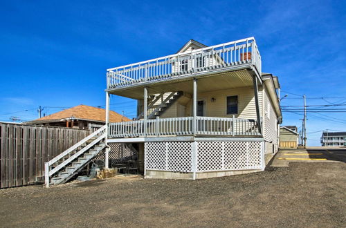 Photo 14 - Old Ocean Beach Apt by Pier + Palace Playland