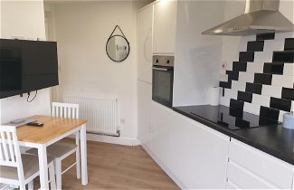Photo 1 - Modern 1 bed Apartment, 10 Mins to Leeds City Cent