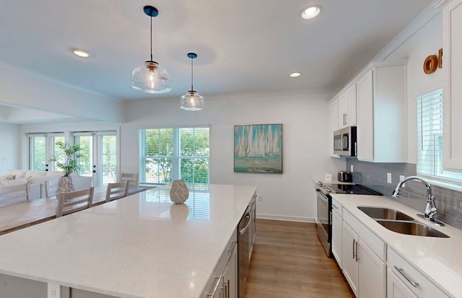 New Home 3br/2.5br w/ Kayak Access Sleeps 9 - Foto 10