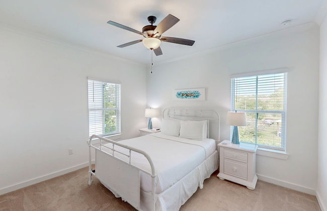 New Home 3br/2.5br w/ Kayak Access Sleeps 9 - Foto 4