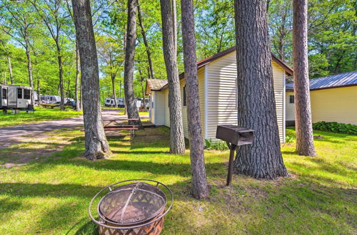 Foto 1 - Stone Lake Cabin: Grill & Access to Fishing