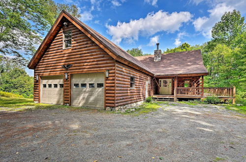 Photo 7 - Private Chester Home w/ Deck, Mins to Skiing