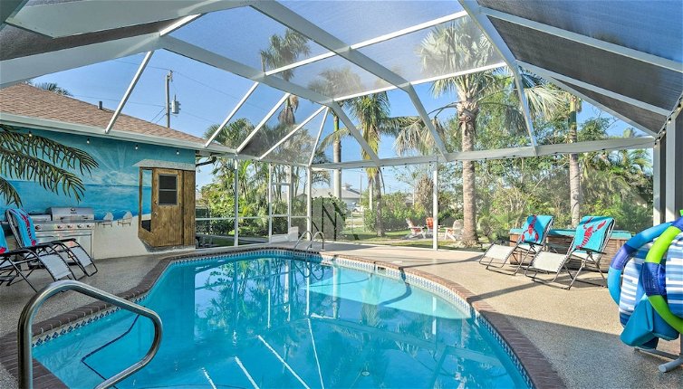 Foto 1 - Spacious Cape Coral Home w/ Pool: On Golf Course