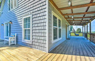 Photo 3 - Peaceful Kansas Cottage w/ Wraparound Deck