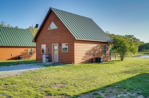 Photo 16 - Lakefront Columbia Cabin w/ Porch & Shared Dock