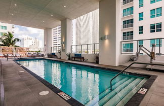 Photo 2 - Modern Muse - Luxury Hotel Meets Miami Apartment