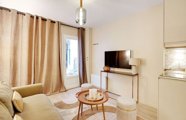 Cottage With 2 Rooms in Batignolles - Foto 8