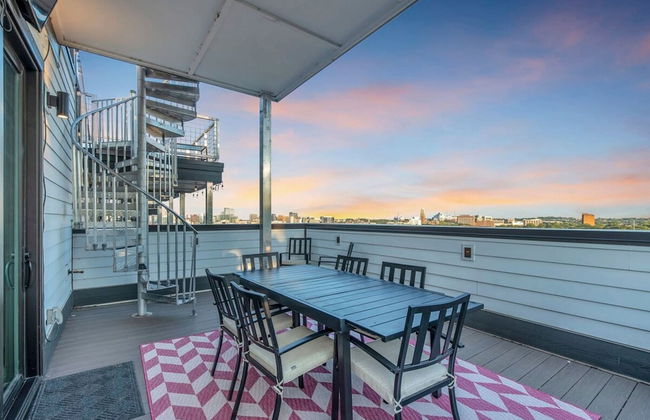 Dolly s Big House - 18 Beds Skydeck Views - Photo 68