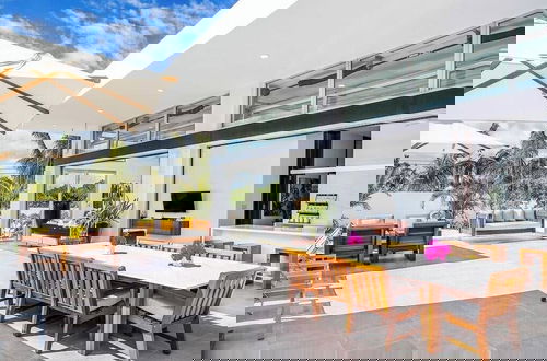 Foto 58 - Oceanside Vacation Villa With Hotel Amenities v10