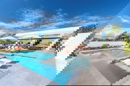 Foto 15 - Oceanside Vacation Villa With Hotel Amenities v10