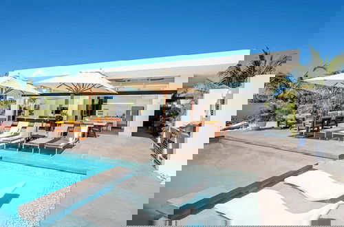 Foto 18 - Oceanside Vacation Villa With Hotel Amenities v10